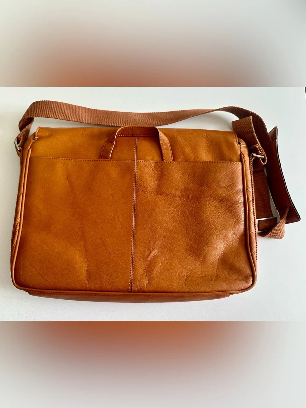 Kenneth Cole Reaction beautiful messenger
